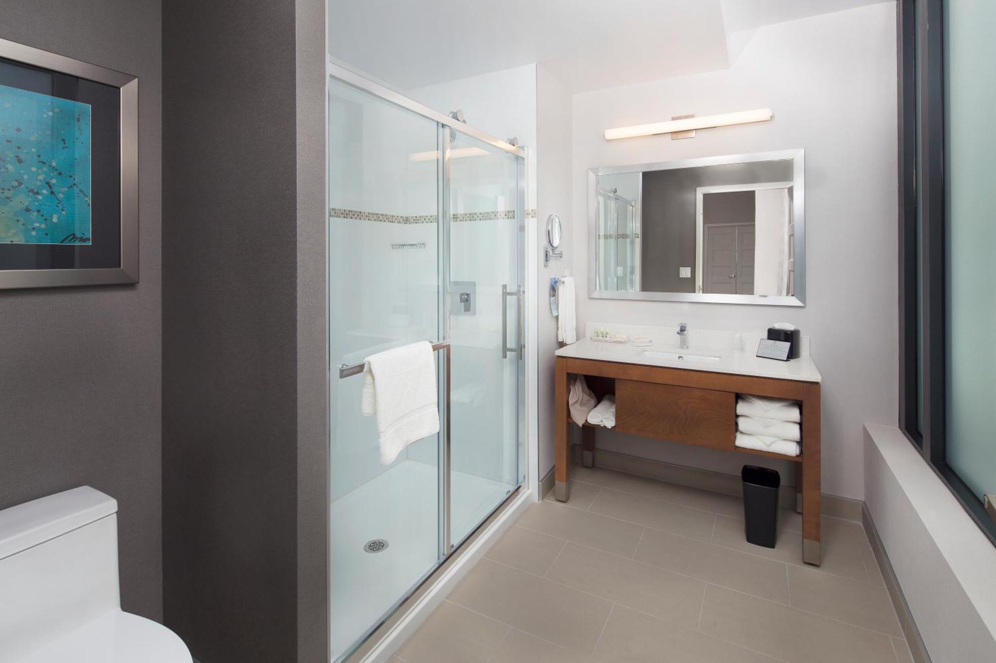 Suite King Angolare con 1 Camera da Letto